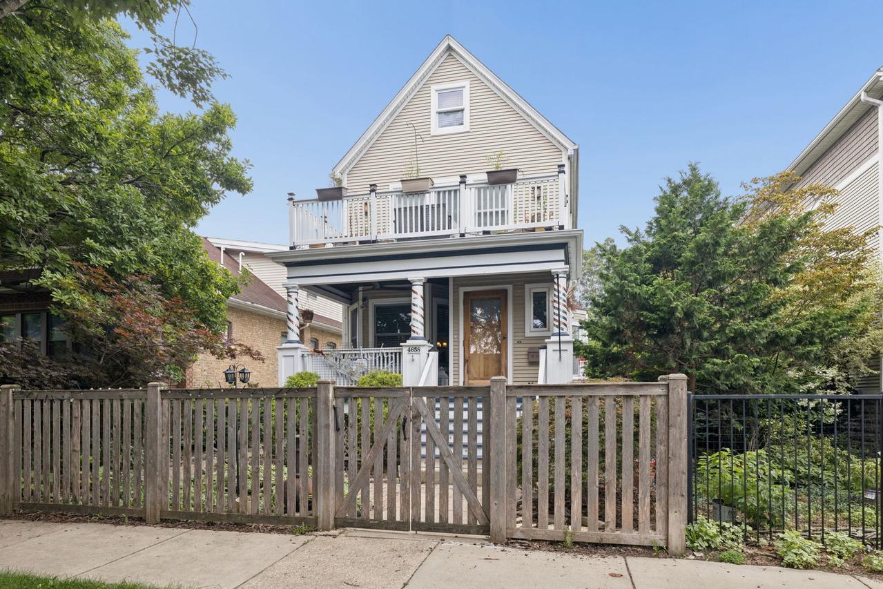 4658 N Kennicott Ave., Chicago, IL 60630