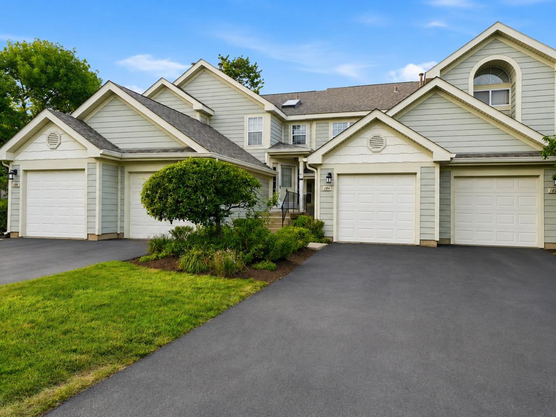 184 W Hamilton Dr., Palatine, IL 60067
