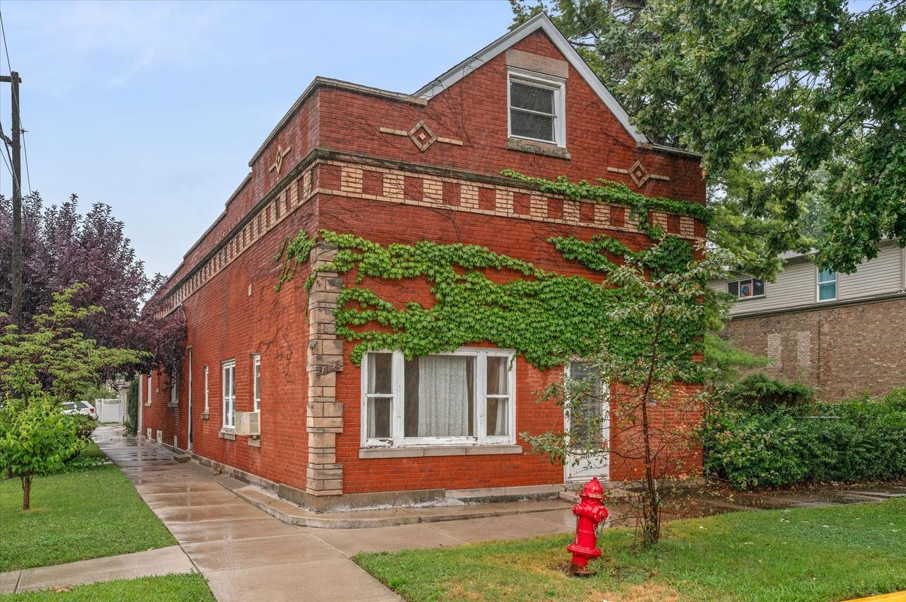 1346 Kenilworth Ave., Berwyn, IL 60402