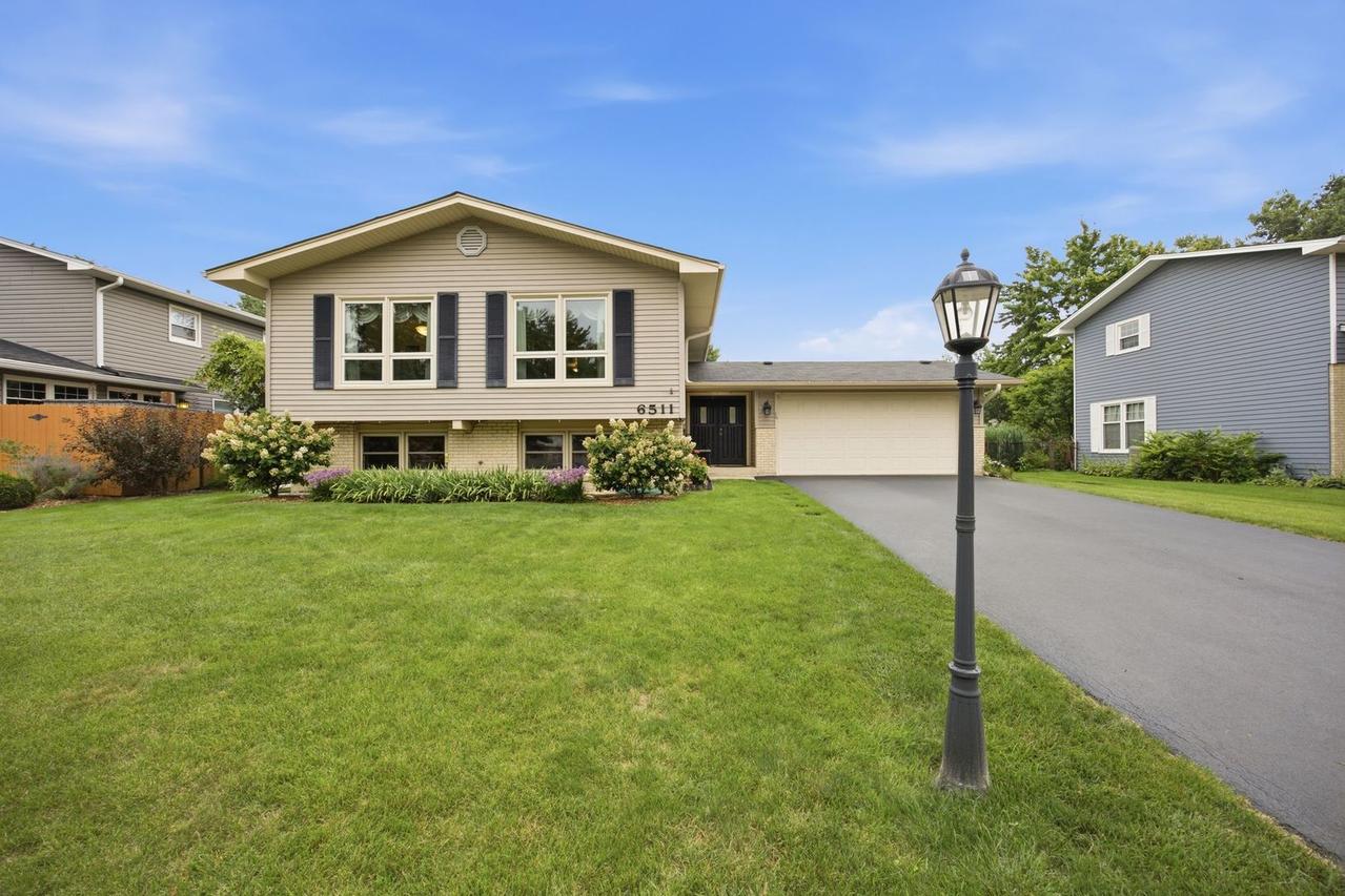 6511 Dunham Rd., Downers Grove, IL 60516