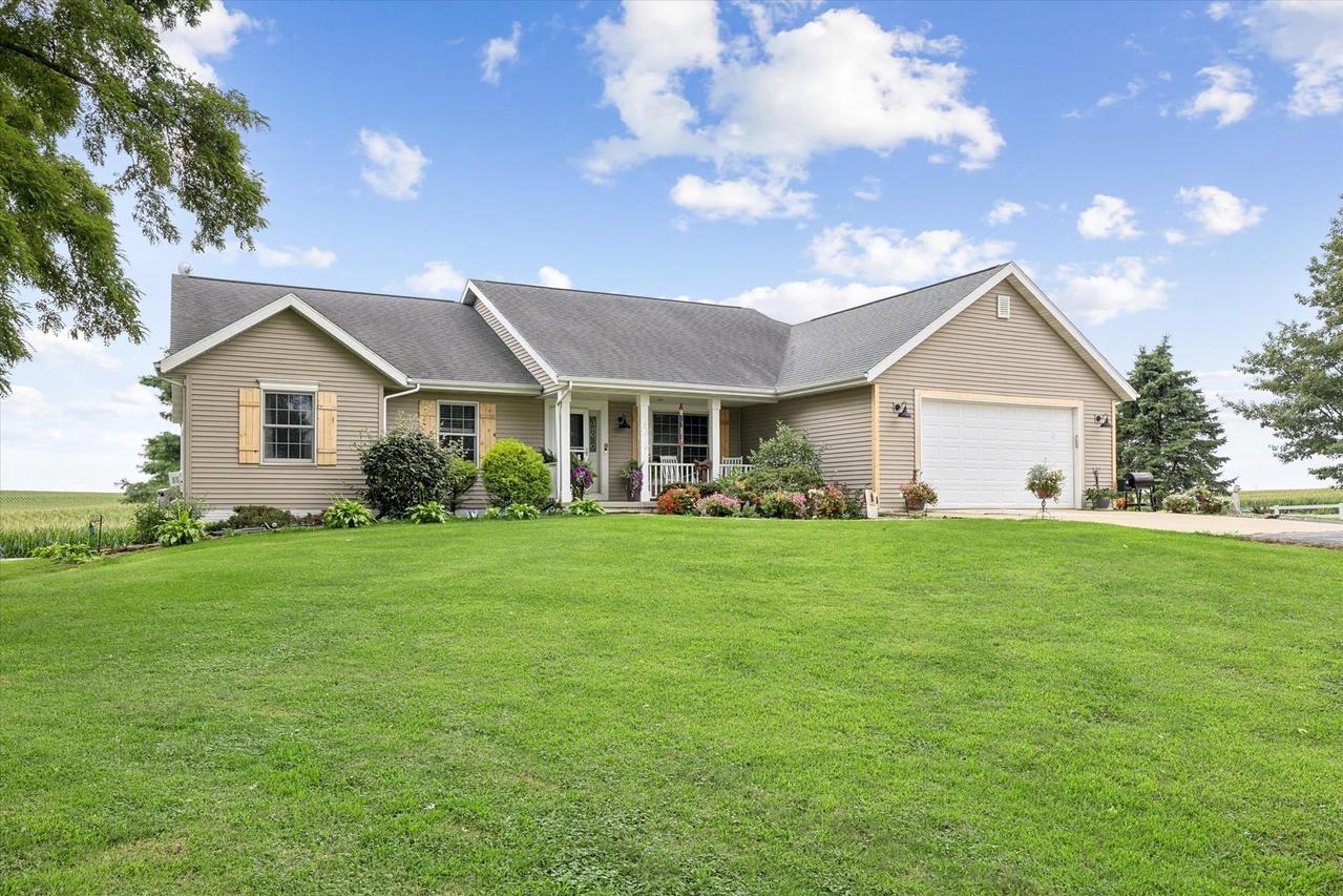 12433 Prairie Center Rd., Morrison, IL 61270