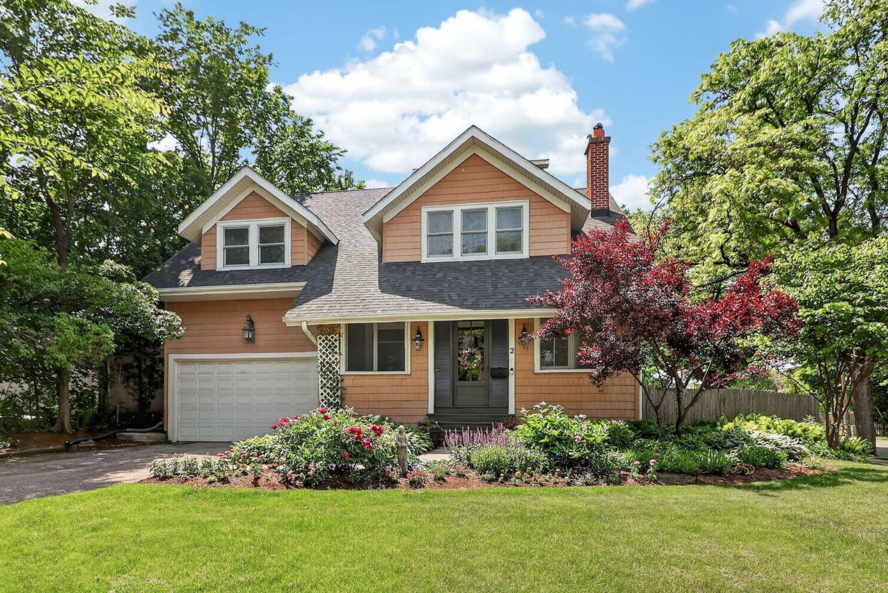 2 S Stough St., Hinsdale, IL 60521