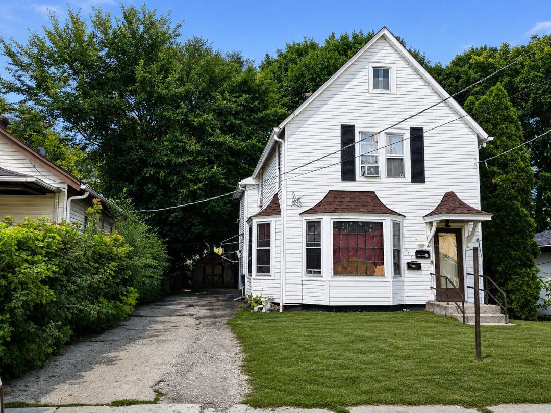517 N Jackson St., Waukegan, IL 60085