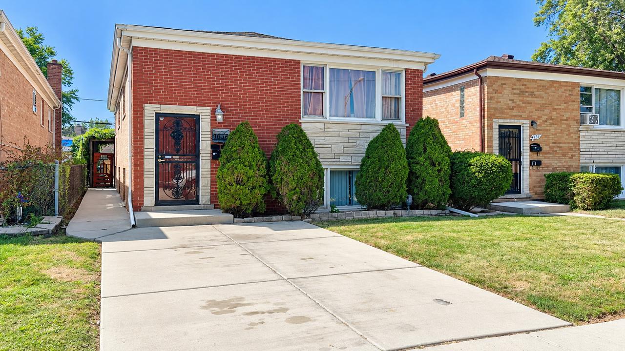 1636 N 33rd Ave., Melrose Park, IL 60160