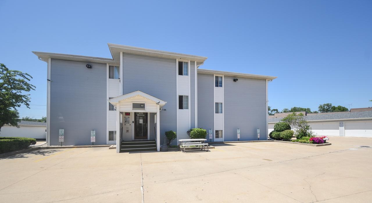 3170 W Monroe St. #112, Waukegan, IL 60085