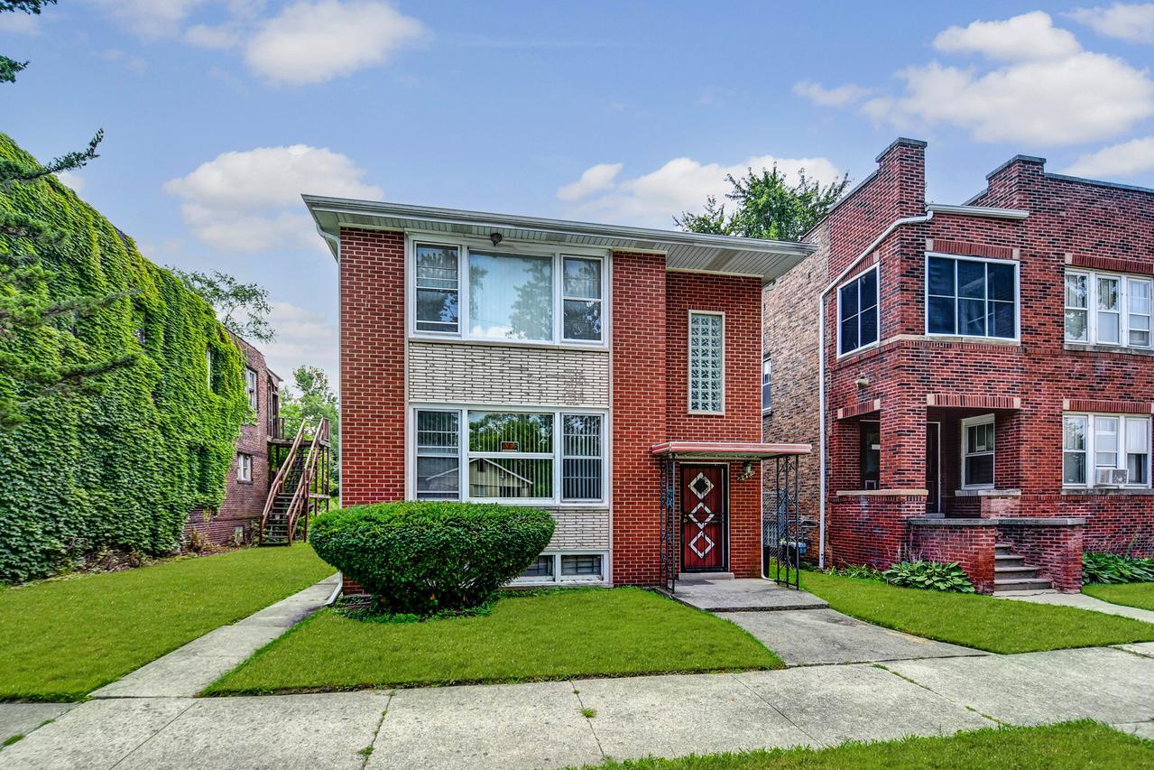 272 E 148th St., Harvey, IL 60426