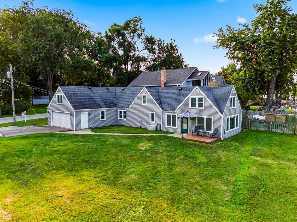 4400 Riverside Dr., Crystal Lake, IL 60014