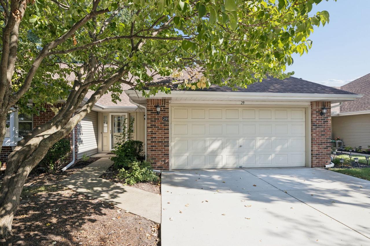 29 Fallcreek Cir., Montgomery, IL 60538