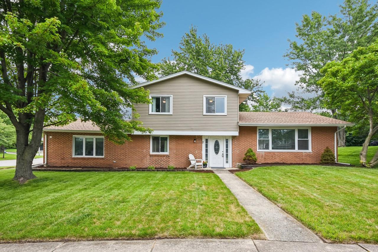 7 Derbyshire Ct., Bolingbrook, IL 60440