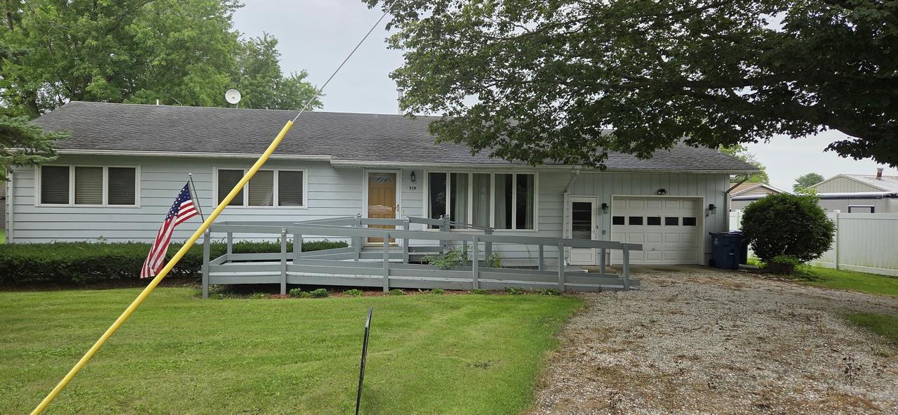319 Cedar St., Hoopeston, IL 60942