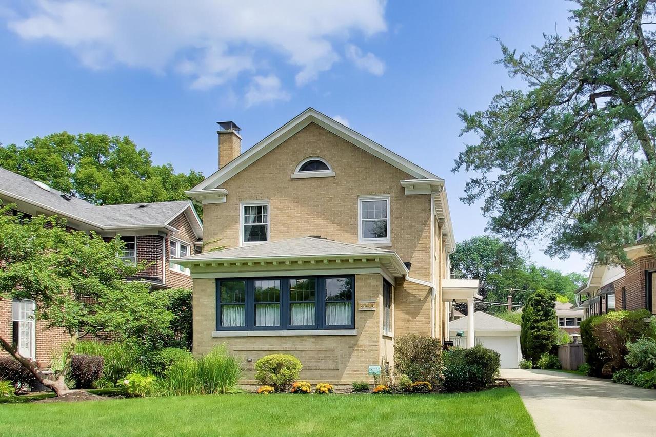 943 Monroe Ave., River Forest, IL 60305