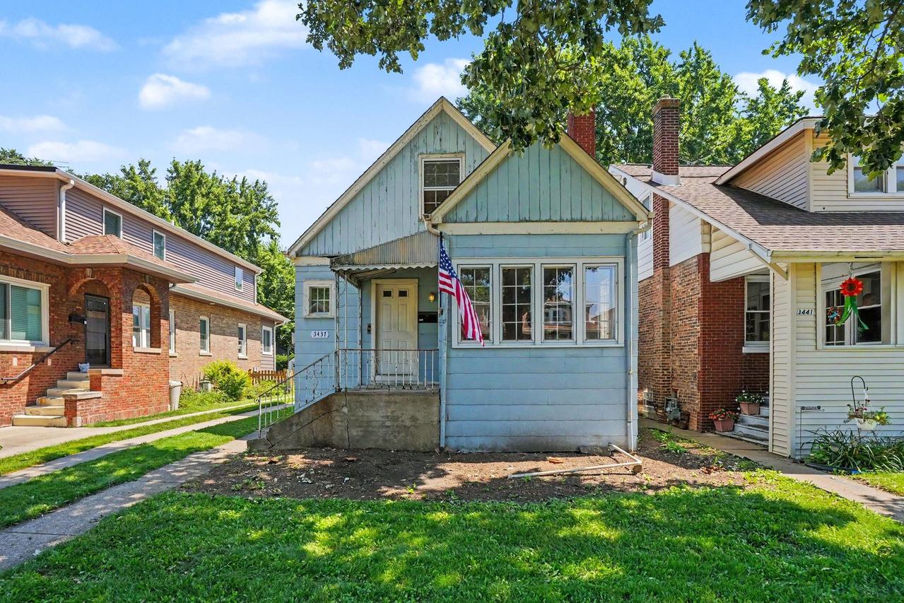 3437 Oak Ave., Brookfield, IL 60513