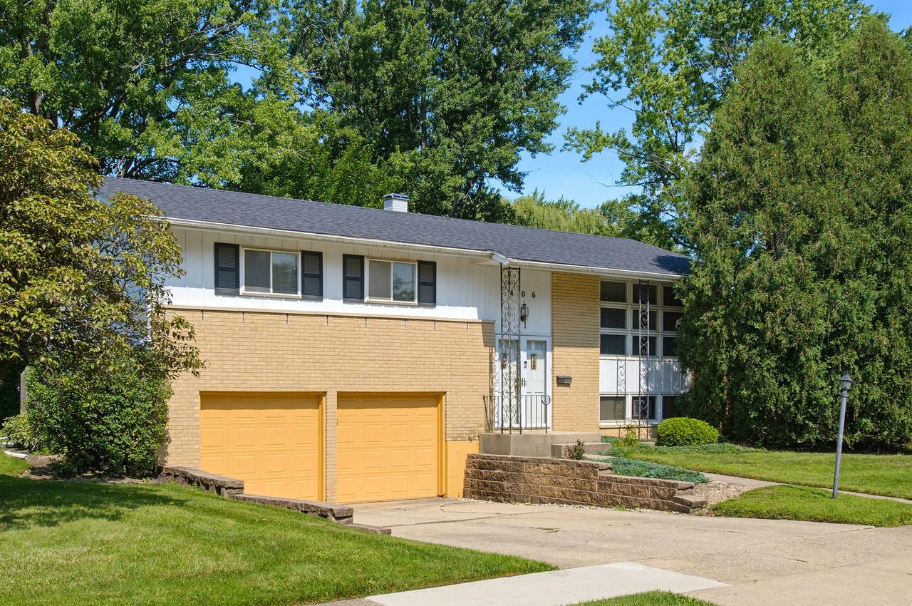 406 N Williams Dr., Palatine, IL 60074