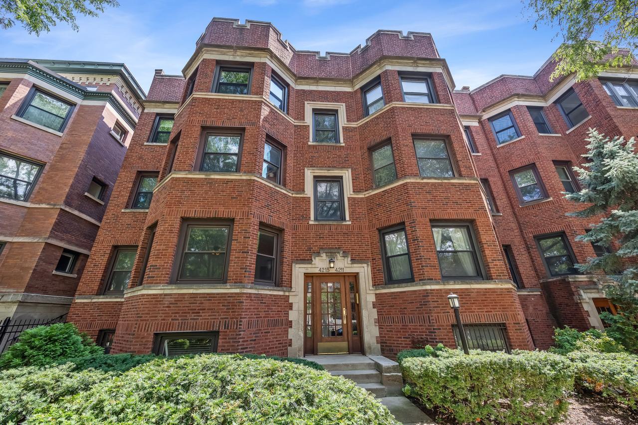 4215 N Sheridan Rd. #1N, Chicago, IL 60613