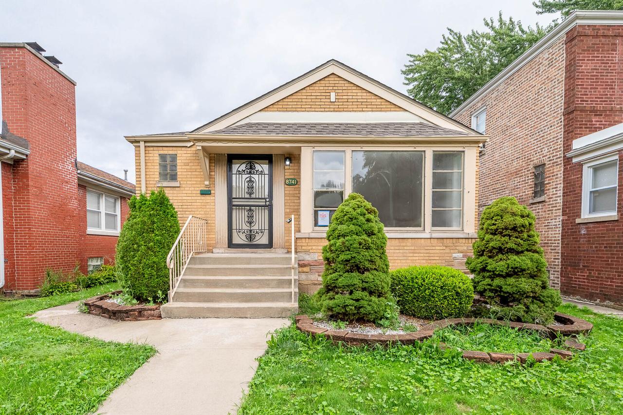 8741 S Kimbark Ave., Chicago, IL 60619