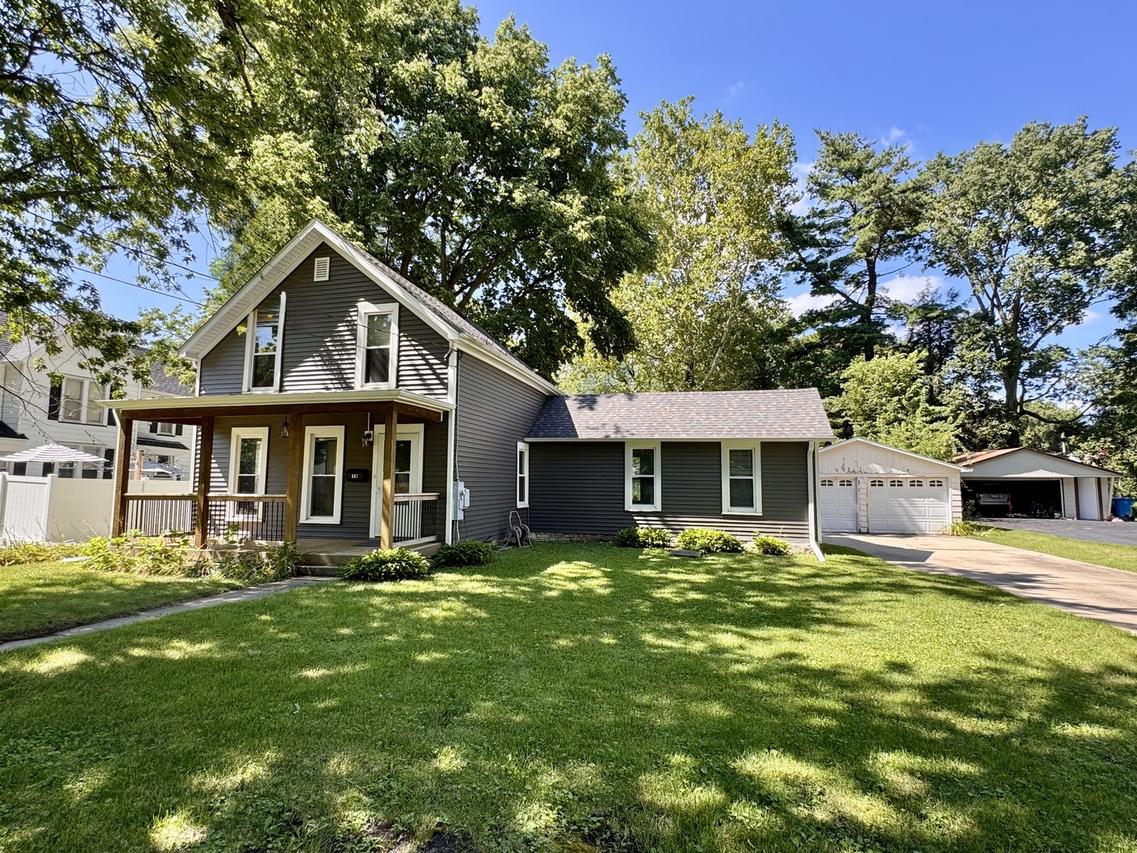 607 E Chamberlin St., Dixon, IL 61021