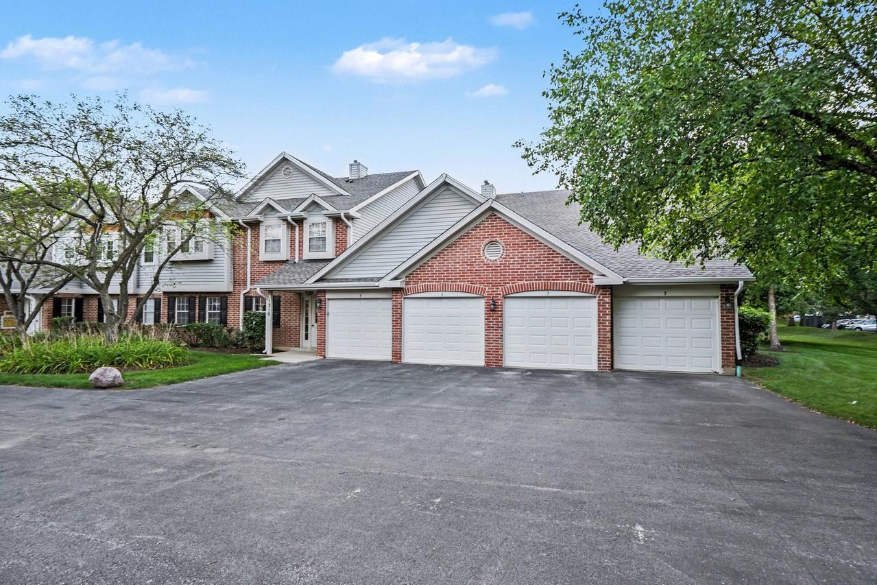 1316 E Evergreen Dr. #5, Palatine, IL 60074