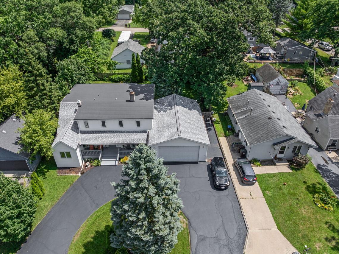 3422 Oakwood Dr., Island Lake, IL 60042