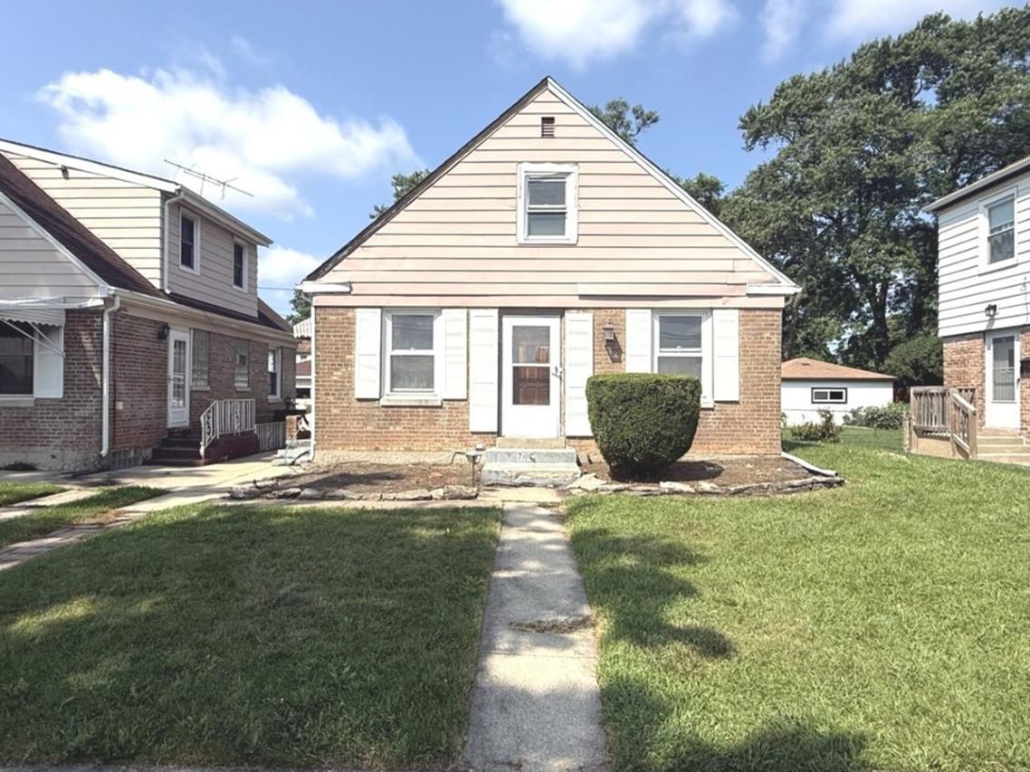 744 Gardner Rd., Westchester, IL 60154