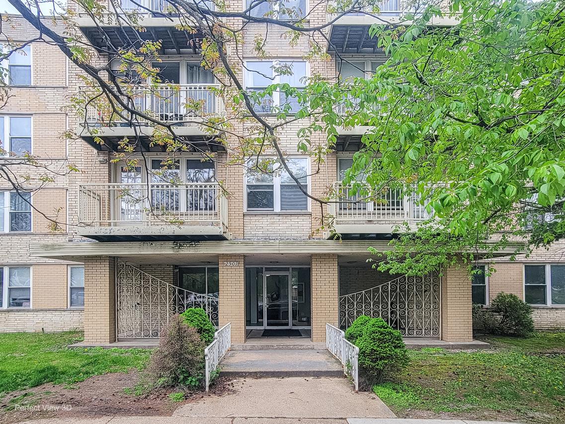 2501 W Touhy Ave. #203, Chicago, IL 60645