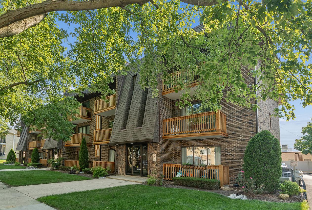 10428 S Keating Ave. #C5, Oak Lawn, IL 60453