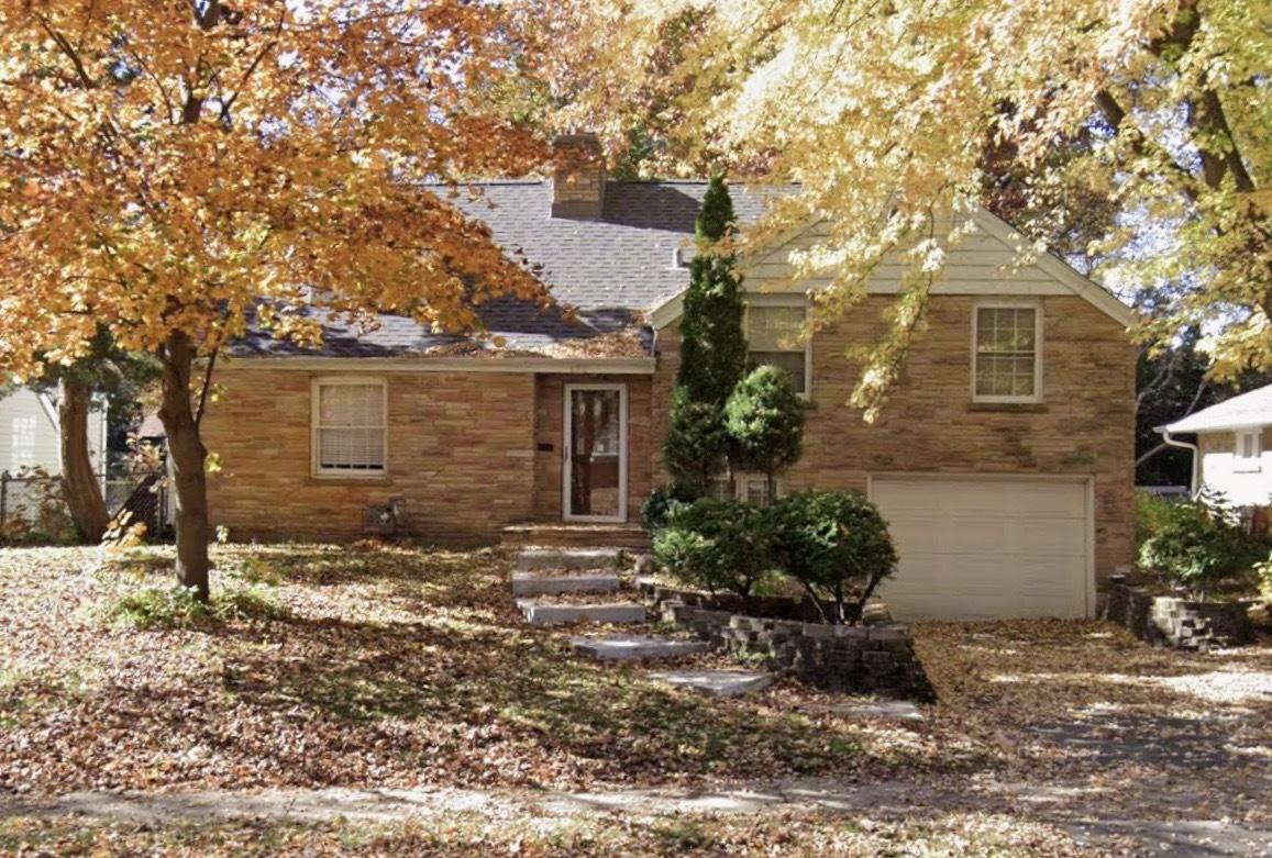 454 N Commonwealth Ave., Elgin, IL 60123