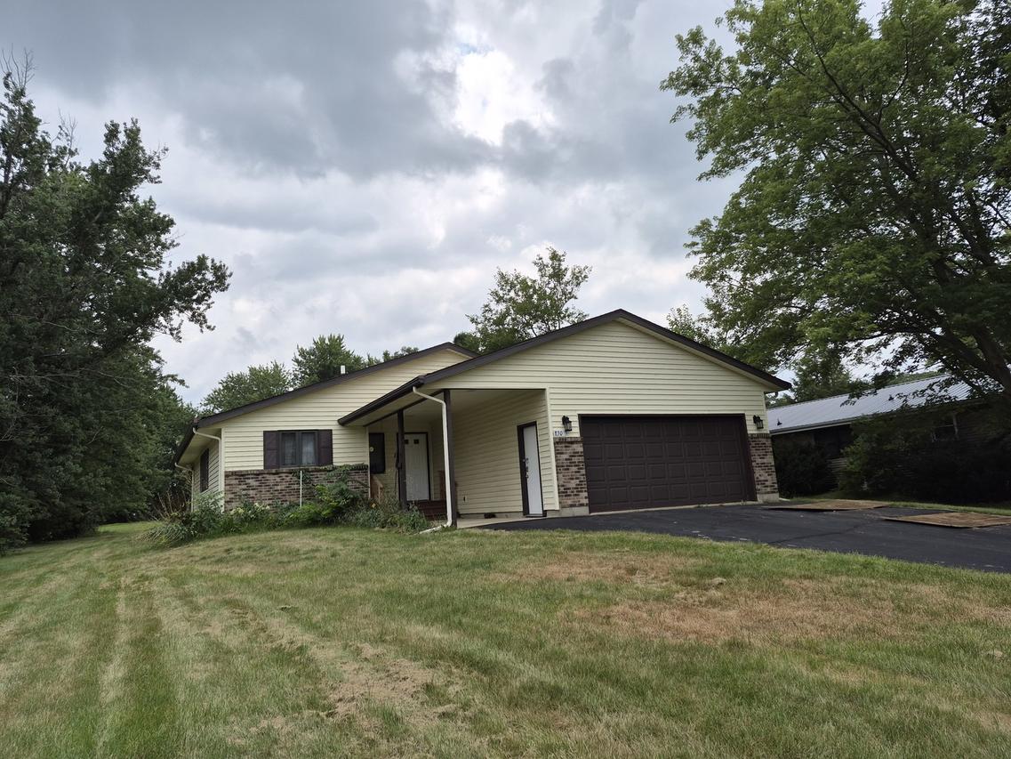 830 Lake Summerset Rd., Lake Summerset, IL 61019
