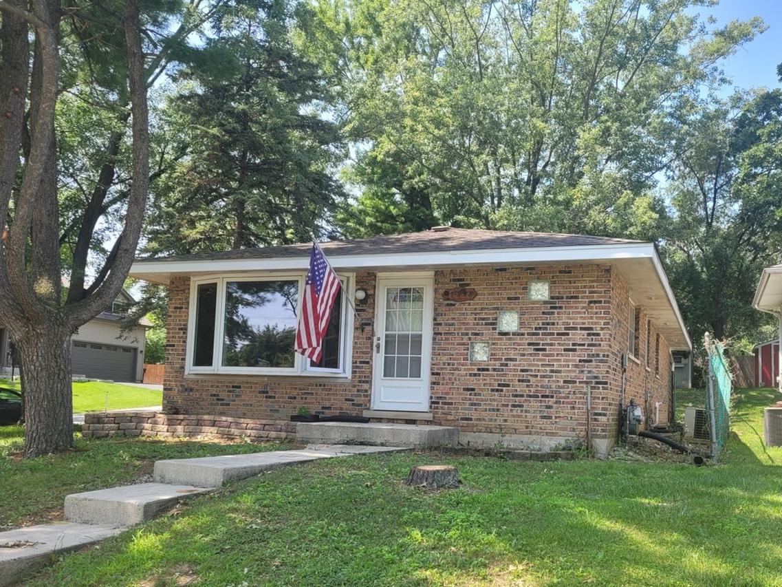 15948 Grove Ave., Oak Forest, IL 60452