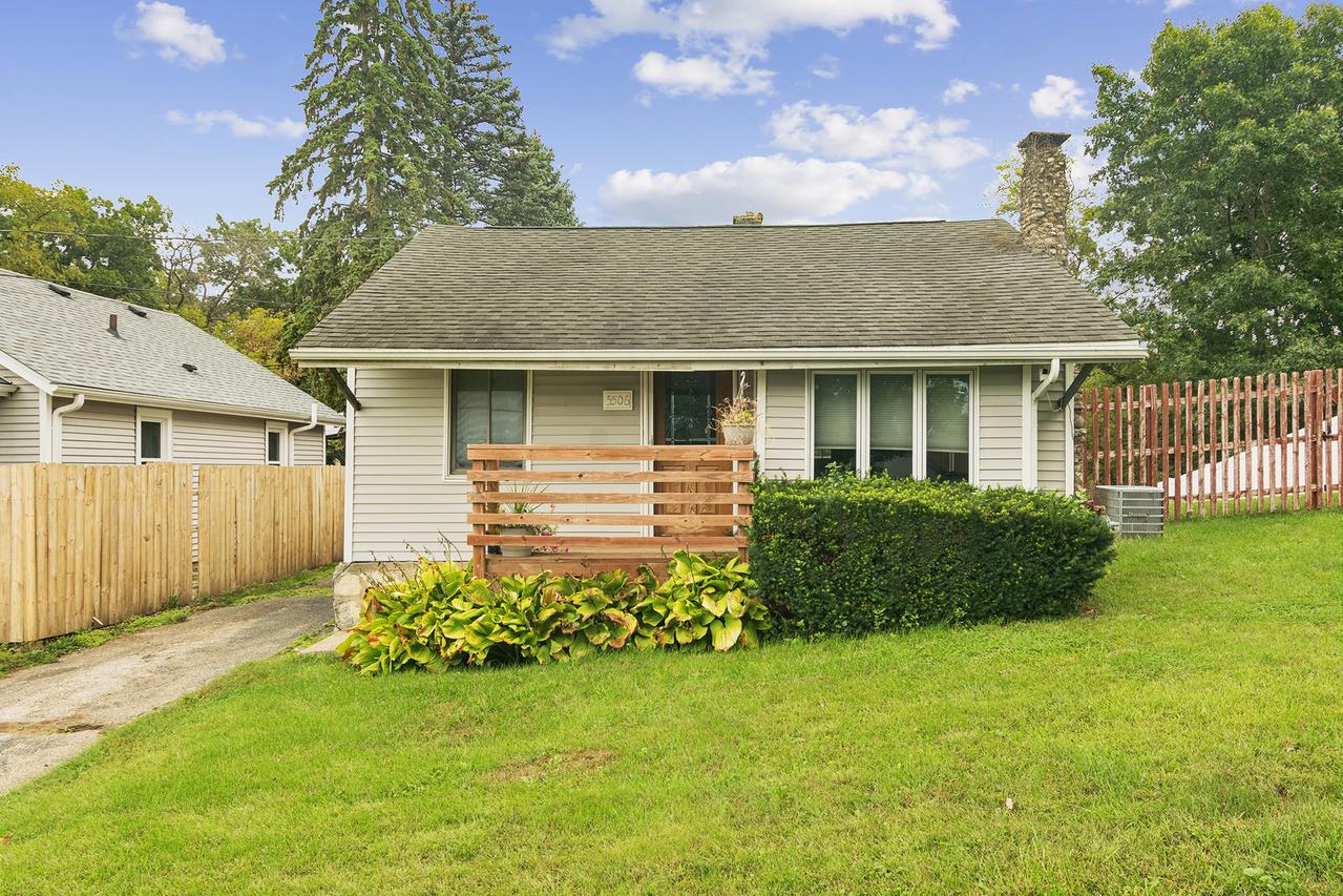 5506 E Lake Shore Dr., Wonder Lake, IL 60097