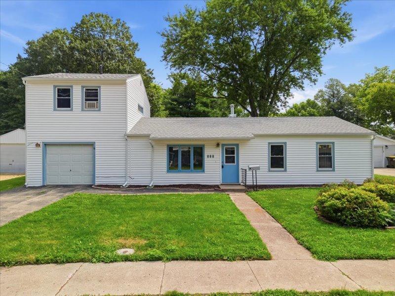 505 S 10th St., Oregon, IL 61061