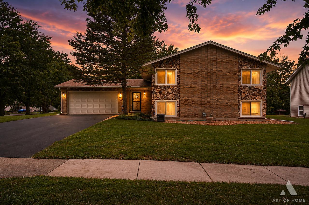 523 Concord Ln., Bolingbrook, IL 60440