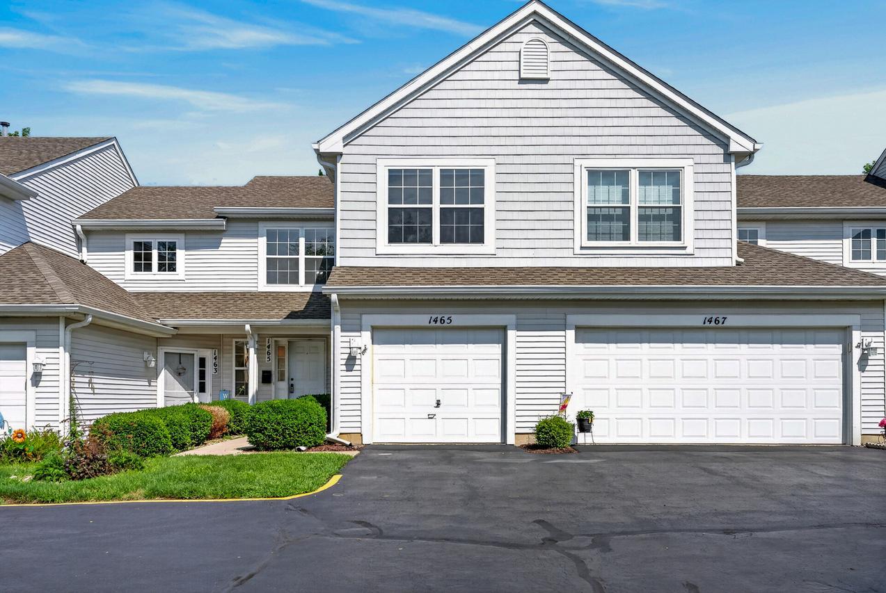 1465 Meadowsedge Ln., Carpentersville, IL 60110