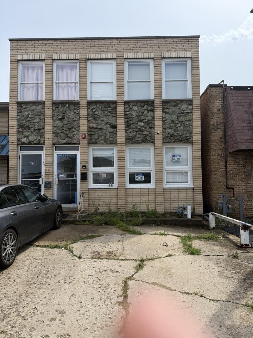 5635 W 79th St., Burbank, IL 60459