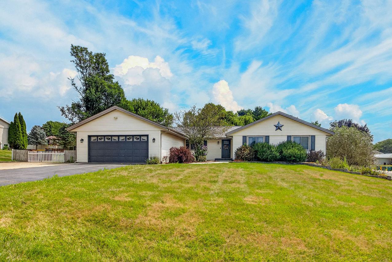 9289 Old Towne Ct., Roscoe, IL 61073