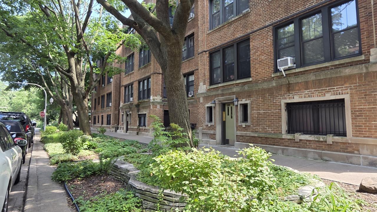 1309 W Farwell Ave. #3, Chicago, IL 60626