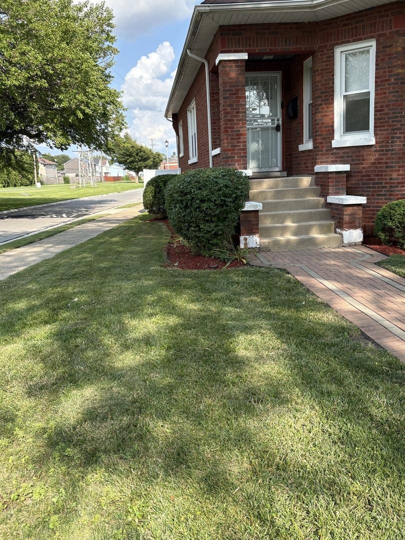 1201 S 14th Ave., Maywood, IL 60153