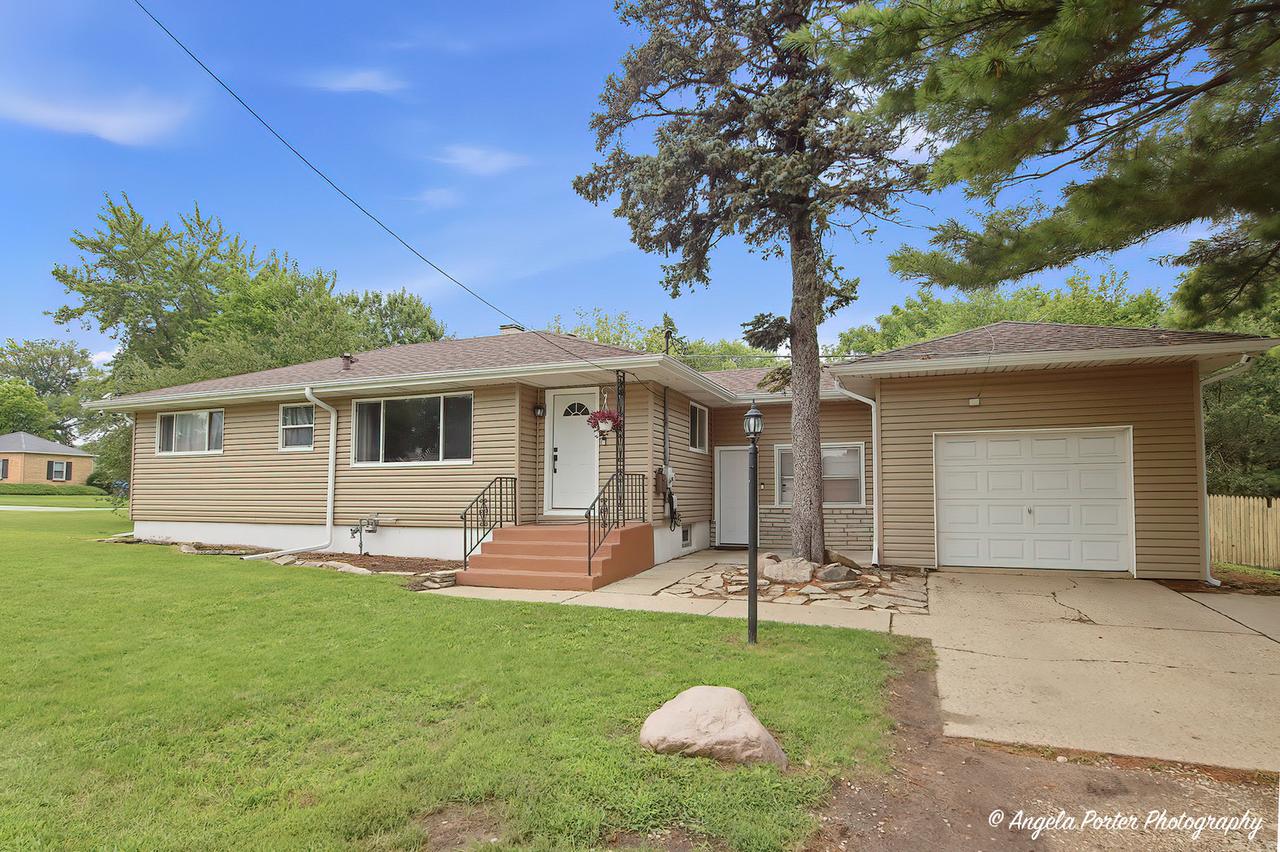 2023 Elim Ave., Zion, IL 60099