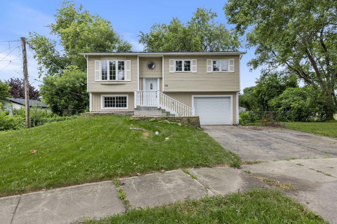 105 Cedarwood Ct., Bolingbrook, IL 60440