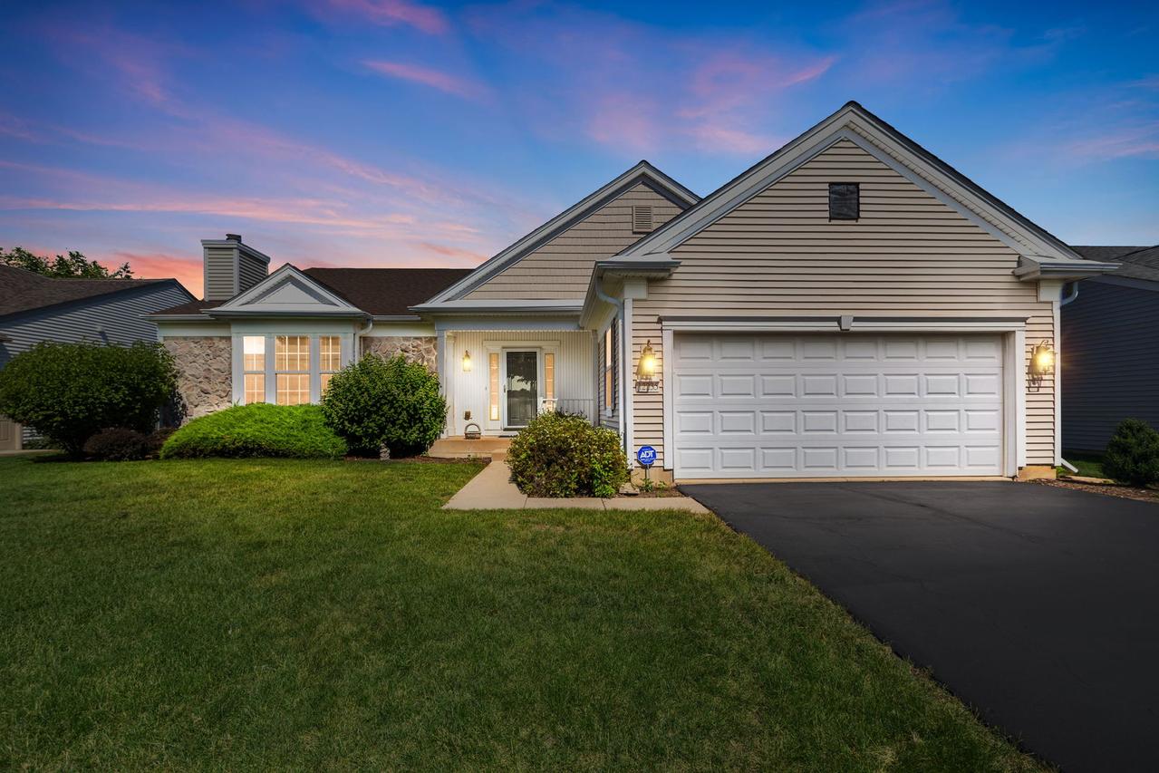 12235 Daphne Dr., Huntley, IL 60142
