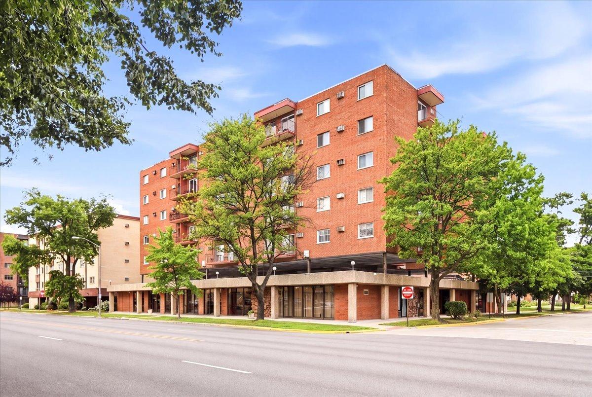 7830 W North Ave. #511, Elmwood Park, IL 60707