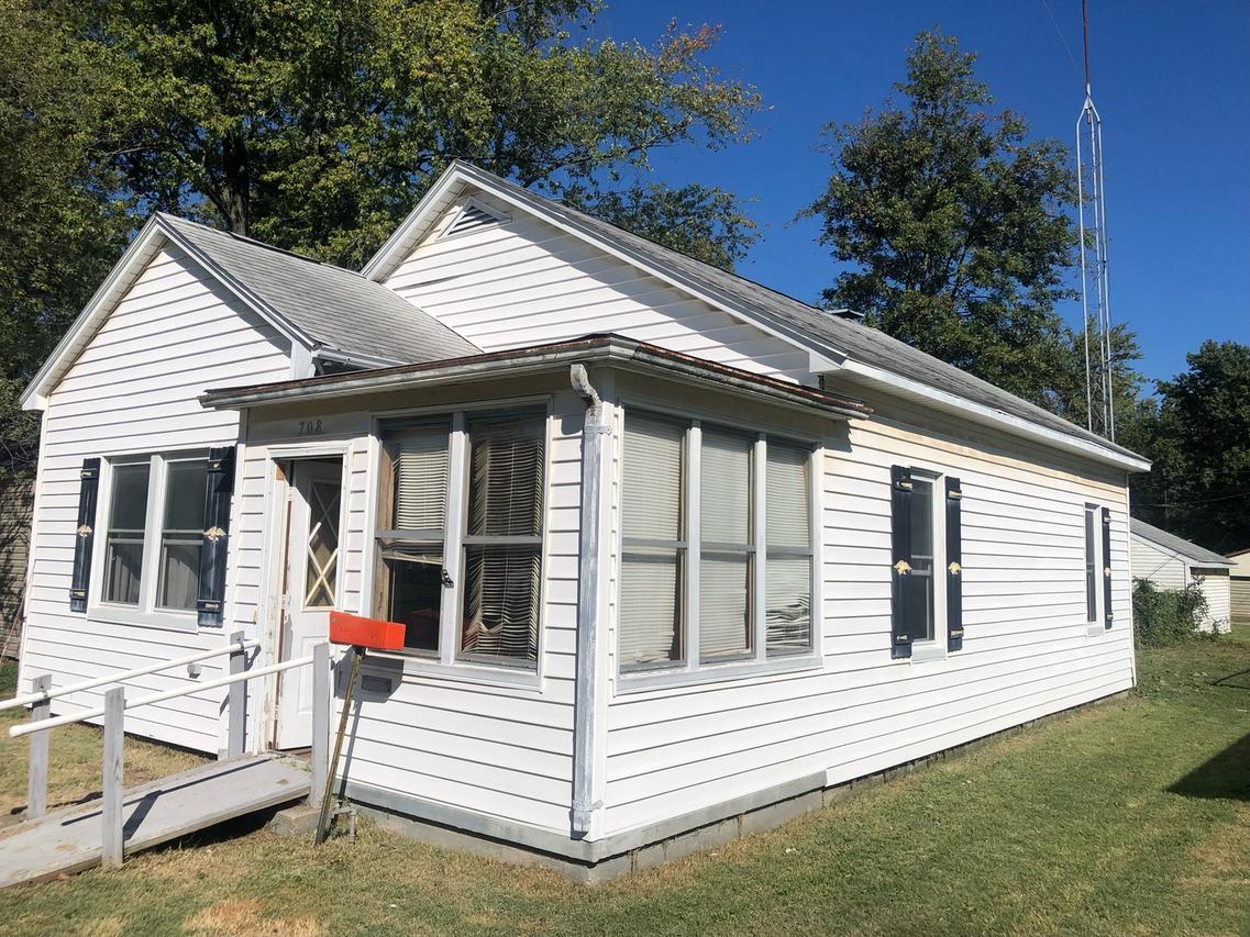 708 E 11th St., Centralia, IL 62801