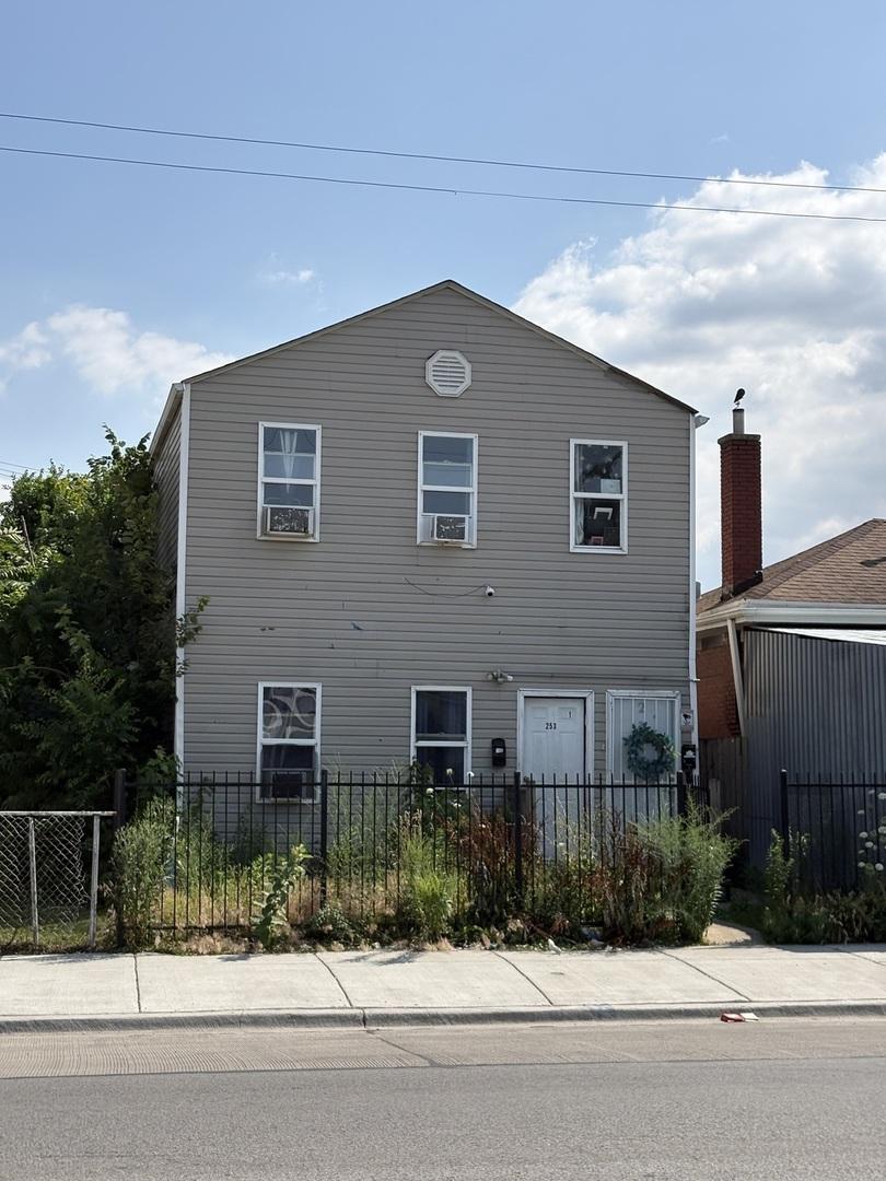 253 W 43rd St., Chicago, IL 60609