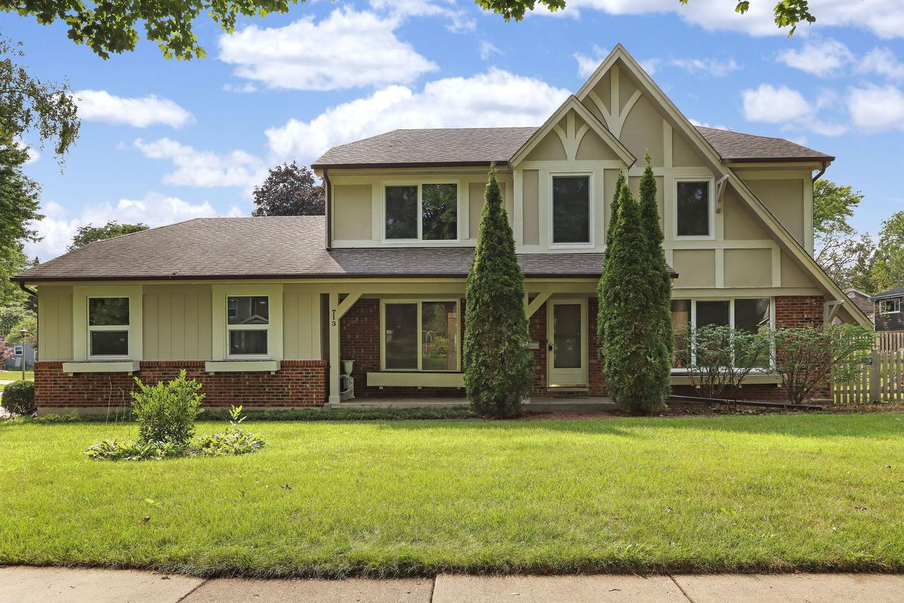 713 Dawes St., Libertyville, IL 60048