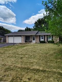 136 Dolores St., Oswego, IL 60543