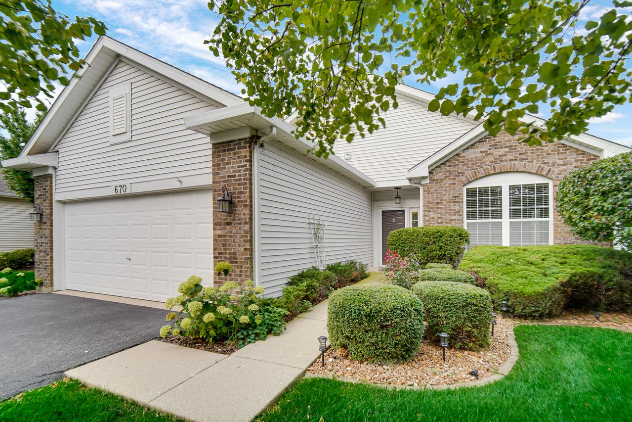 670 S Wellston Ln., Romeoville, IL 60446