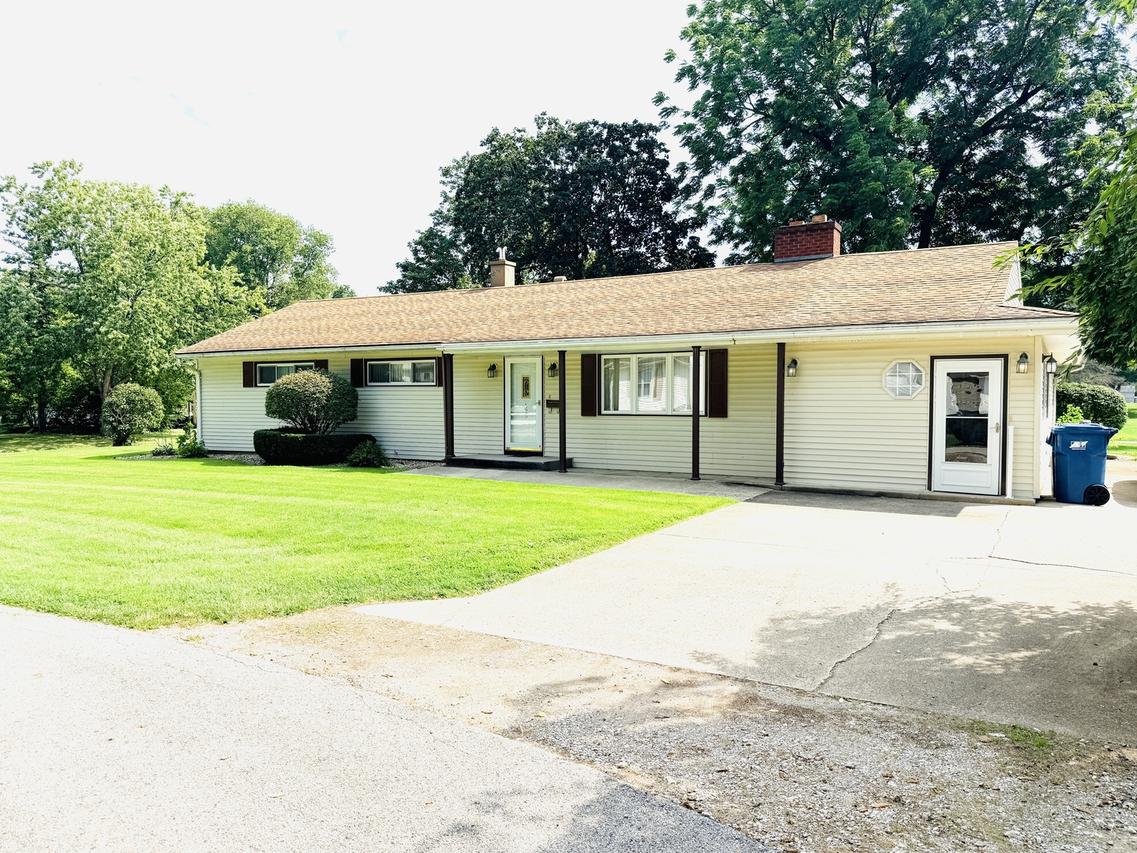 525 E Honeywell St., Hoopeston, IL 60942