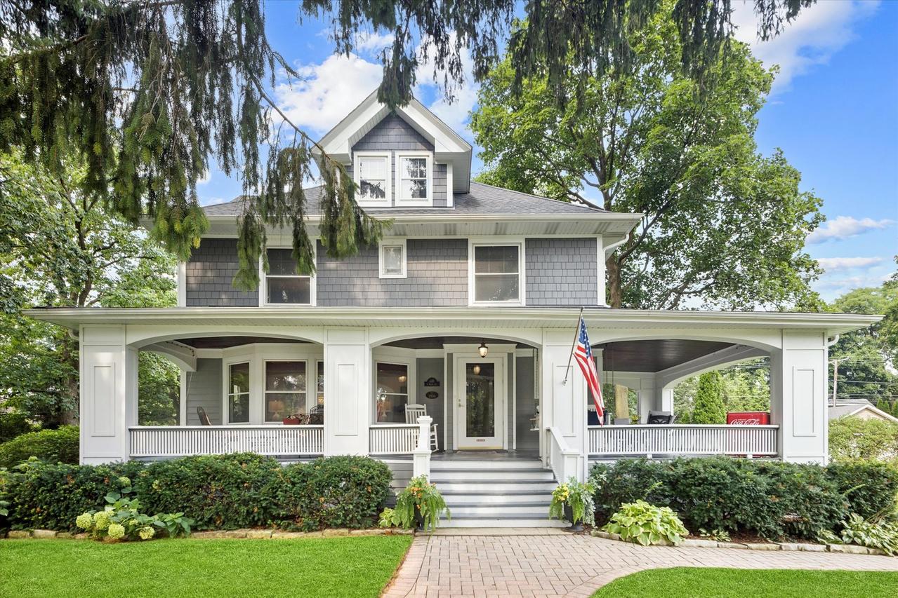 448 S Spring Ave., La Grange, IL 60525
