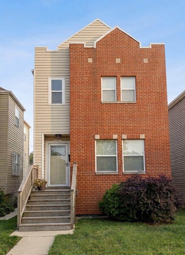 6957 S East End Ave., Chicago, IL 60649