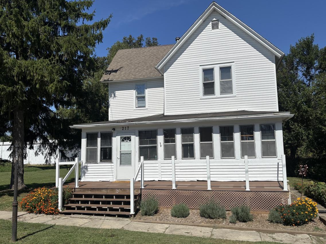 217 E Dorion St., Beaverville, IL 60912