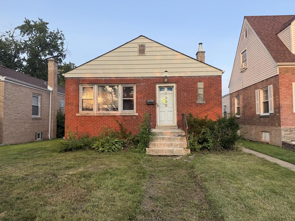 2003 S 20th Ave., Broadview, IL 60155